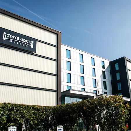 Staybridge Suites London Heathrow - Bath Road, An Ihg Aparthotel